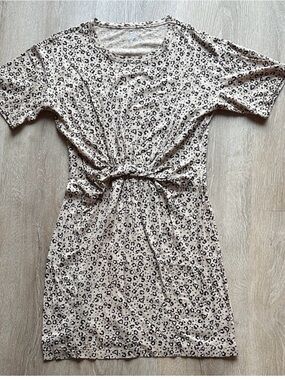 aerie Beige  Dress with Black cheetah Print and Tie Waist 
Nice tshirt material